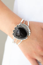 Load image into Gallery viewer, Paparazzi Bracelets Natures Bounty - Black
