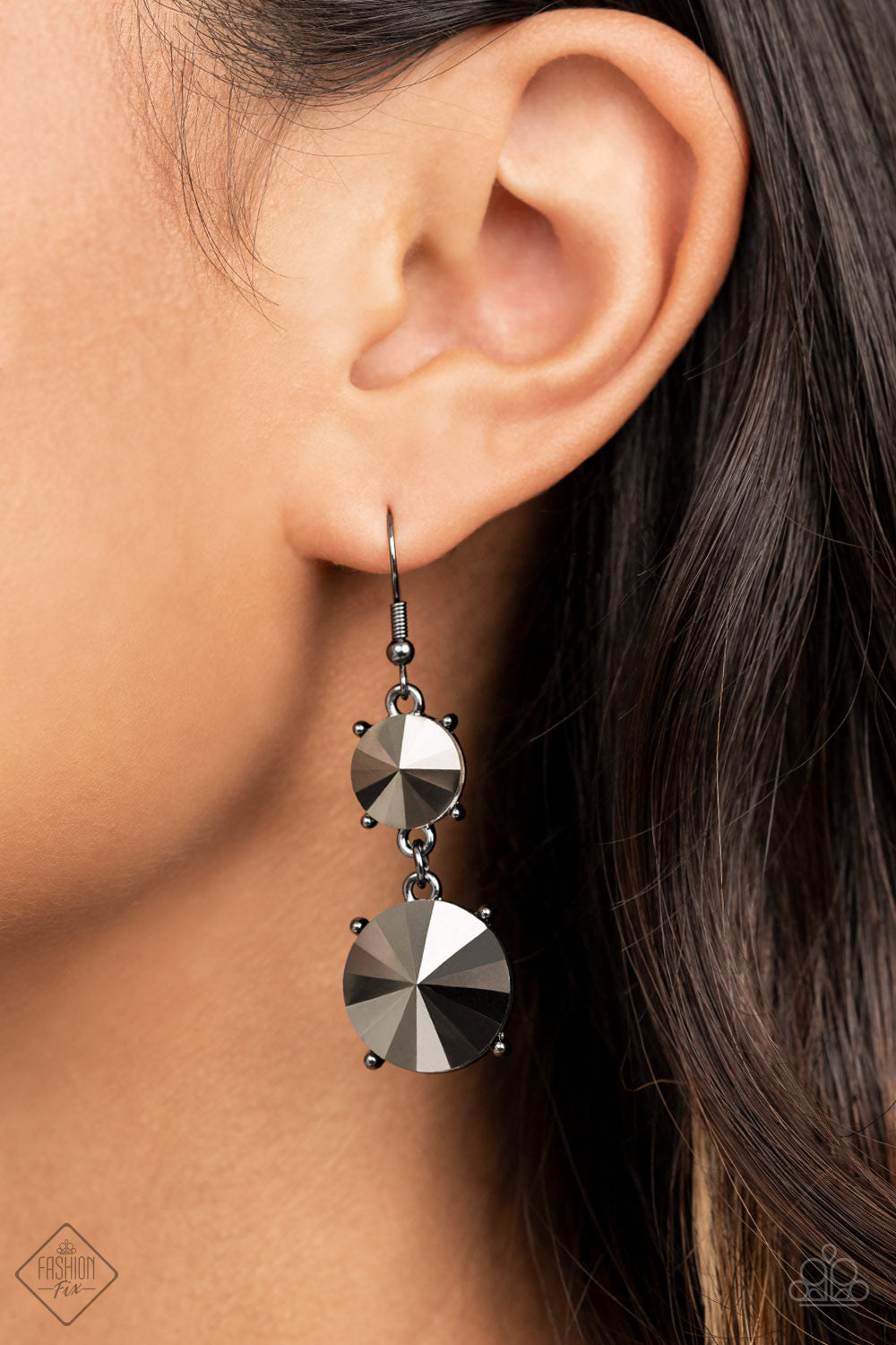 Earring: 