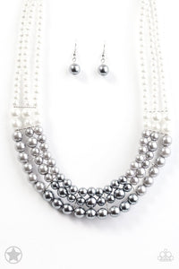 Paparazzi Necklaces Lady in Waiting Silver Blockbuster