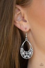 Load image into Gallery viewer, Paparazzi Earrings Pearl Pop - Silver
