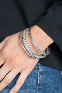 Paparazzi Bracelets Glitzy Grunge - White