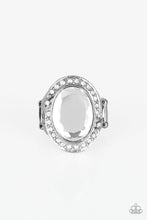 Load image into Gallery viewer, Paparazzi ring Queen Scene - White
