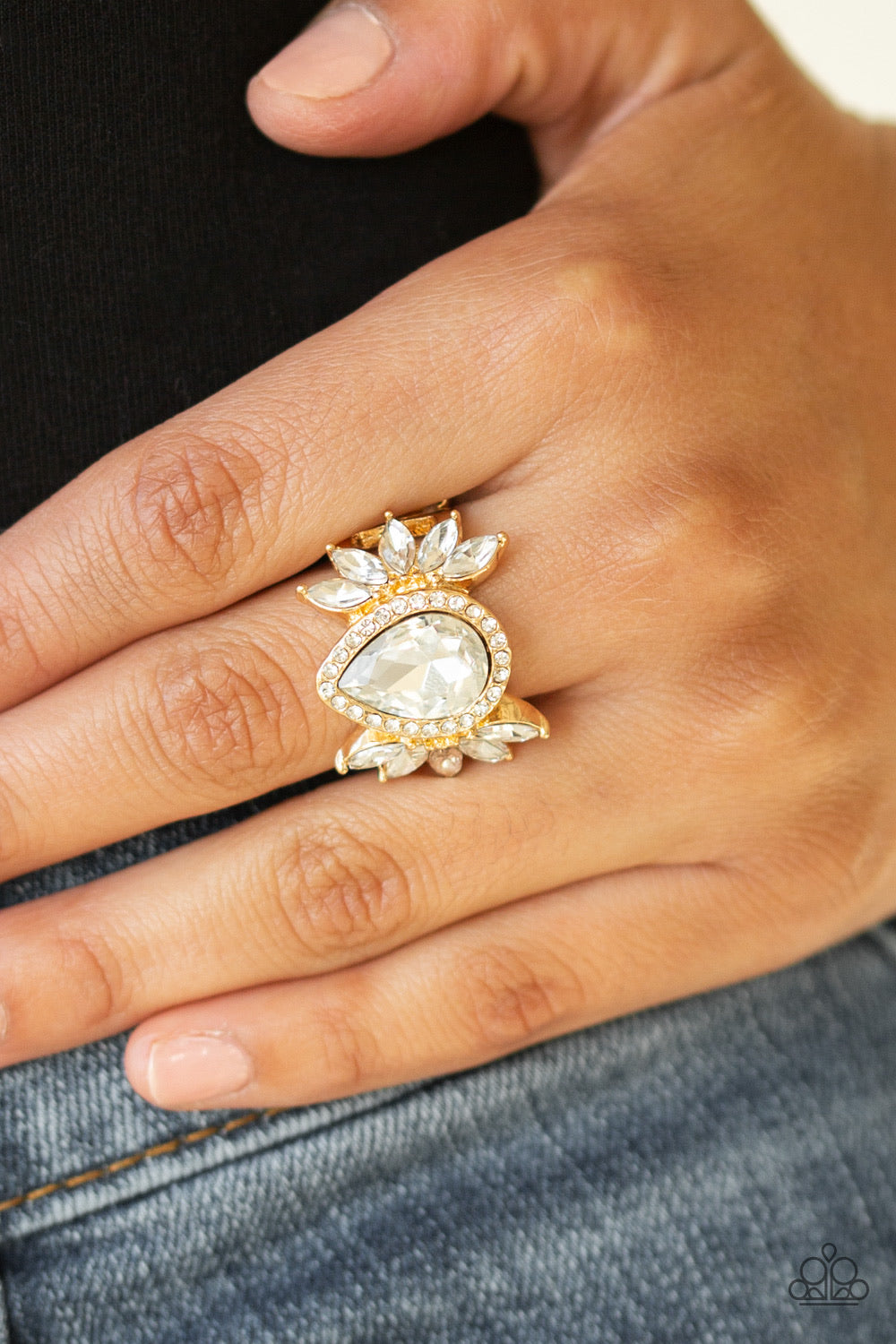 Paparazzi Rings  Really Regal - Gold