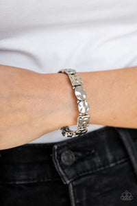 Paparazzi Bracelets Hammered Harmony - Silver