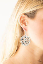 Load image into Gallery viewer, Paparazzi Earrings Choose To Sparkle - Green
