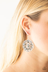 Paparazzi Earrings Choose To Sparkle - Green