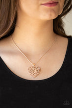 Load image into Gallery viewer, Paparazzi Necklaces Look Into Your Heart - Gold
