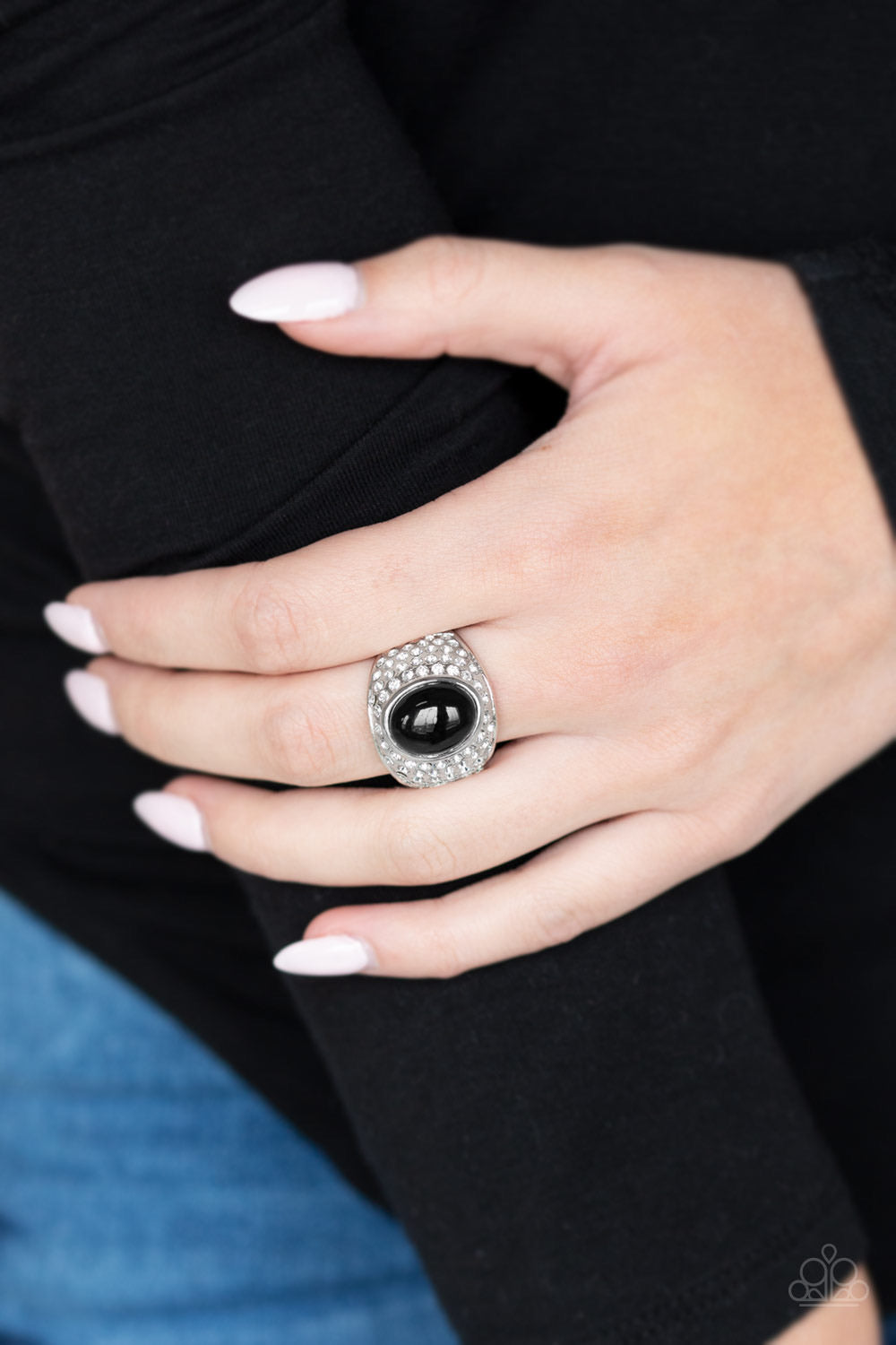 Paparazzi Rings Glittering Go-Getter - Black