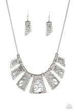 Load image into Gallery viewer, Paparazzi Necklaces Vintage Vineyard - Silver
