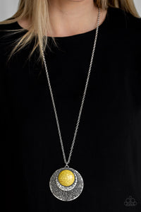 Paparazzi Necklaces Medallion Meadow - Yellow