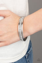 Load image into Gallery viewer, Paparazzi Bracelets Flawless Flaunter - White
