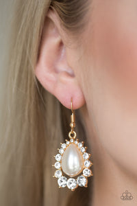 Paparazzi Earrings Regal Renewal - Gold