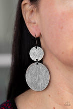Load image into Gallery viewer, Paparazzi Earrings Status CYMBAL - Black
