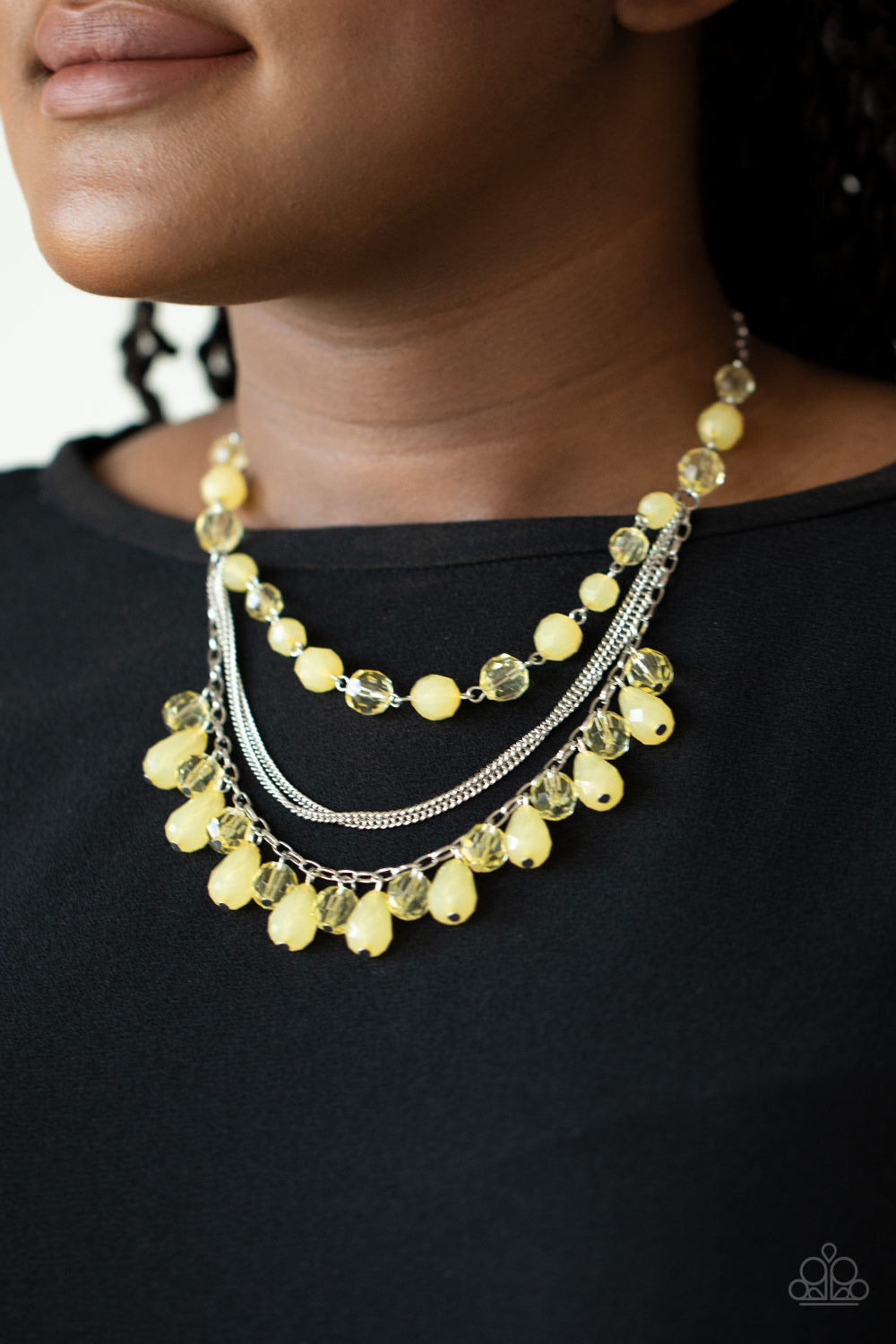 Paparazzi Necklaces Awe-Inspiring Iridescence - Yellow