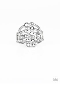 Paparazzi Rings Meet In The Middle - Silver
