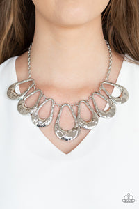 Paparazzi Necklace Teardrop Envy - Silver