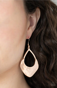 Paparazzi Earrings Dig Your Heels In - rose gold