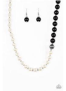 Paparazzi necklace 5th Avenue A-Lister - Black