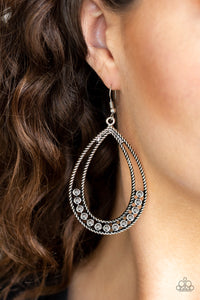 Paparazzi Earrings Glitz Fit - Silver