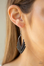 Load image into Gallery viewer, Paparazzi Earrings Tour de Force - Black
