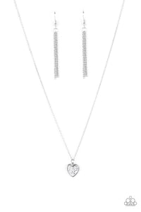 Paparazzi Necklaces Pitter-Patter, Goes My Heart - Silver