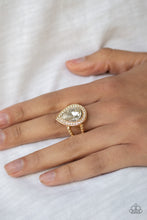 Load image into Gallery viewer, Paparazzi Rings Hollywood Heirloom - Gold
