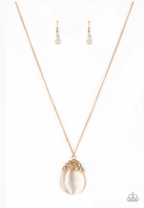 Paparazzi necklace Nightcap and Gown - Gold