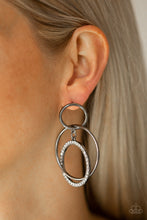 Load image into Gallery viewer, Paparazzi Earrings Metro Bliss - Black
