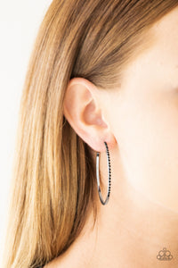 Paparazzi Earrings Chic Classic - Black 