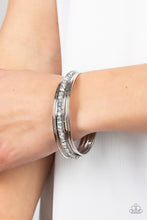 Load image into Gallery viewer, Prismatic Pizazz - Silver Necklace
