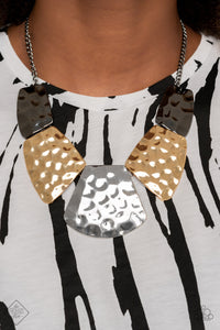 Paparazzi Necklaces Necklace: "HAUTE Plates" Fashion Fix