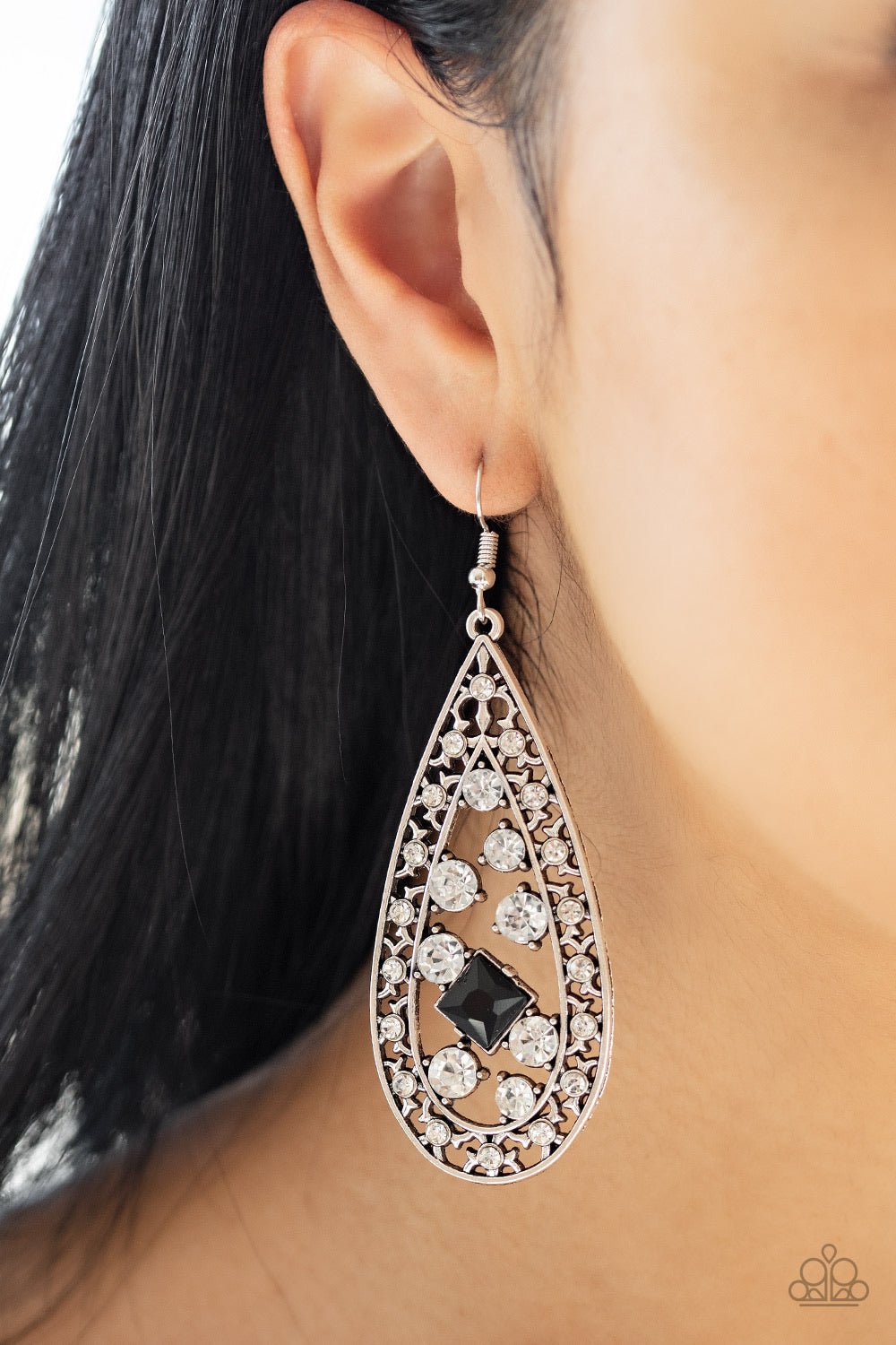 Paparazzi Earrings Drop-Dead Dazzle - Black